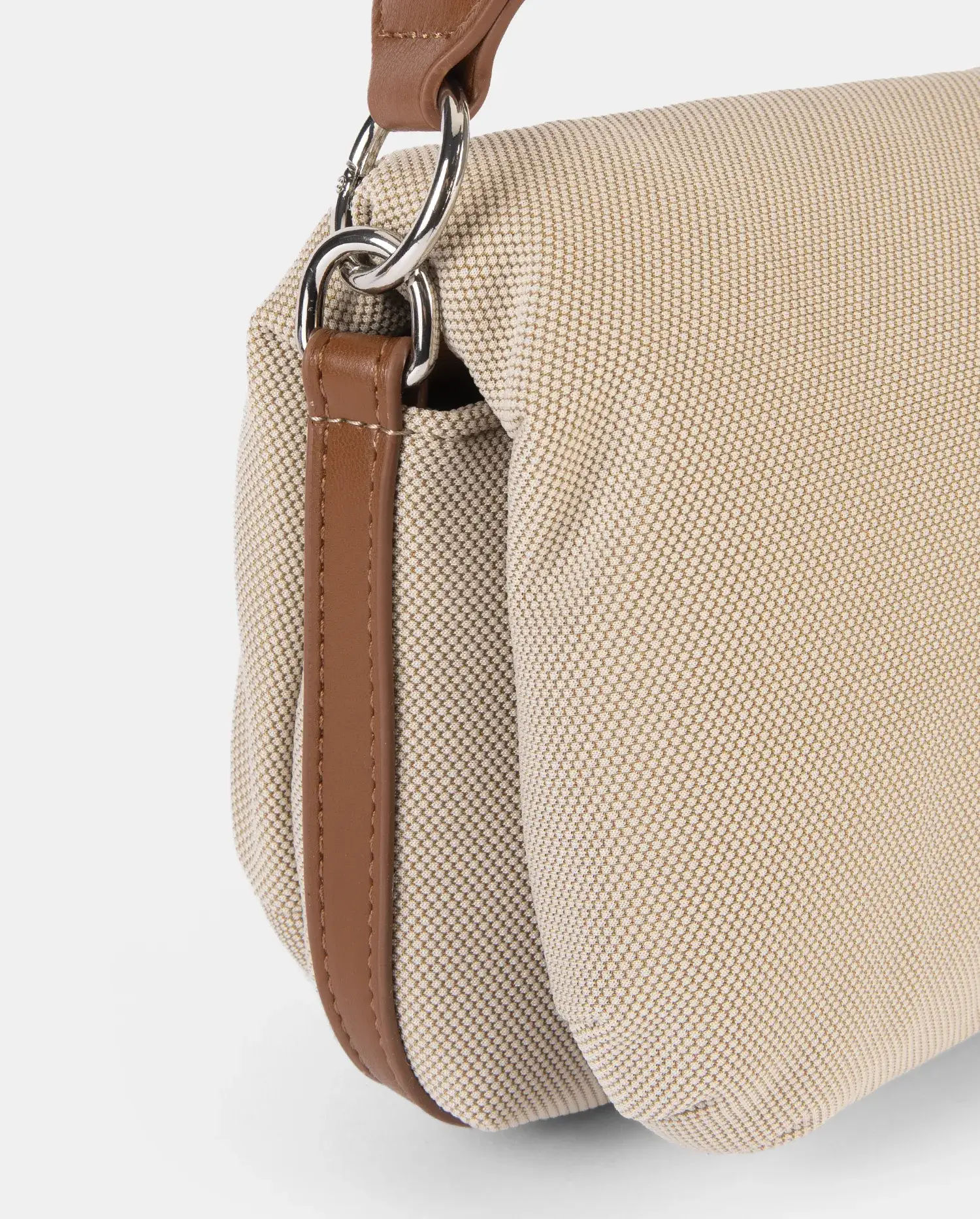 251180-tan-detalle Bolso de mano asa trenzada Pepe Moll