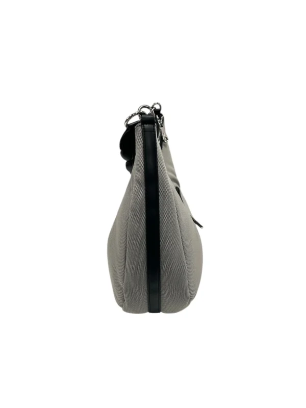251182 black perfil