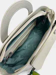 261131-off-interior Bolso de mano con asa bandolera Janet
