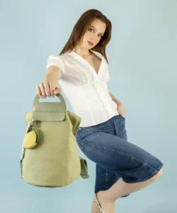 261132-mint-modelo Mochila antirrobo Janet Pepe Moll