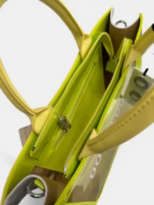 261352-yellow-interior1 Bolso de mano transparente con bandolera Britney
