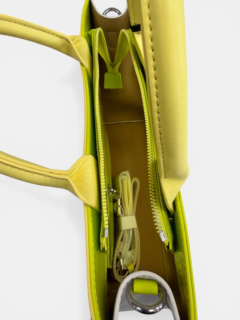 261352-yellow-interior2 Bolso de mano transparente con bandolera Britney