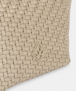 261380-off-detalle Bolso de mano trenzado Katie