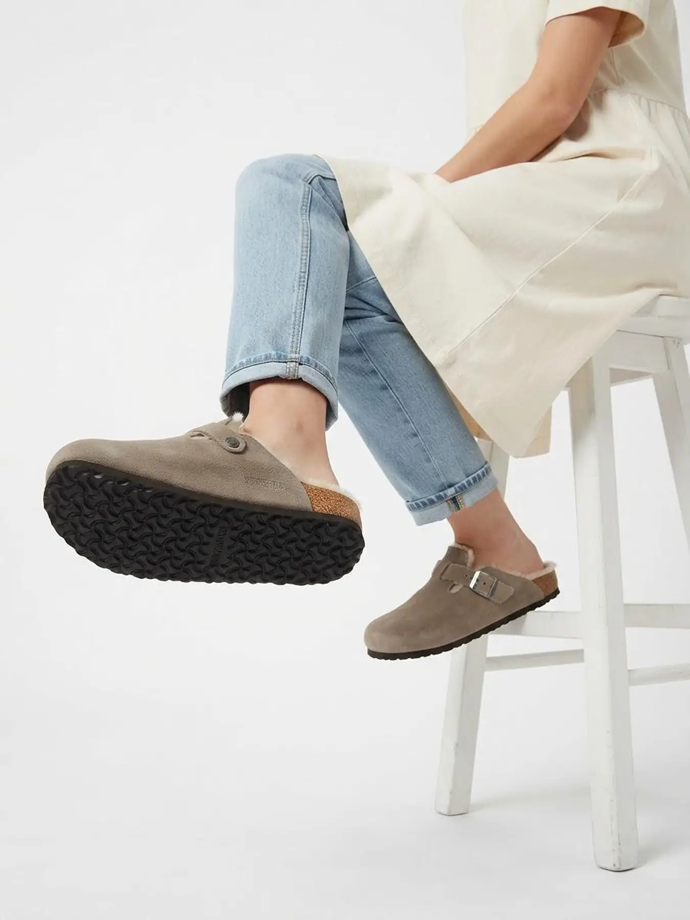 Zuecos de mujer con pelo Pepe Moll Vania Taupe - Imagen 3
