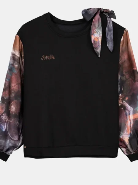 Sudadera negra mangas estampadas S/M