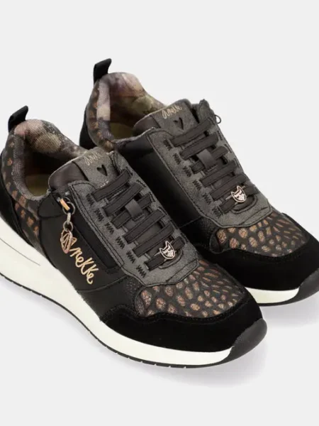 Deportivas negras con cuña Anekke Dreams