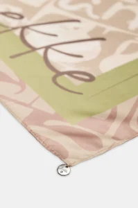 42470-313_2 Pañuelo cuadrado beige logo
