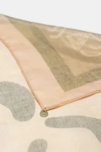 Pañuelo beige Anekke Gaia