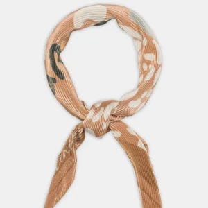 Pañuelo cuadrado plisado Gaia