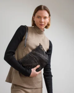 Bandolera de piel negro Carter BIBA