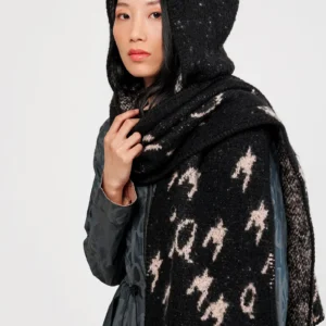 Bufanda con capucha negra Anekke