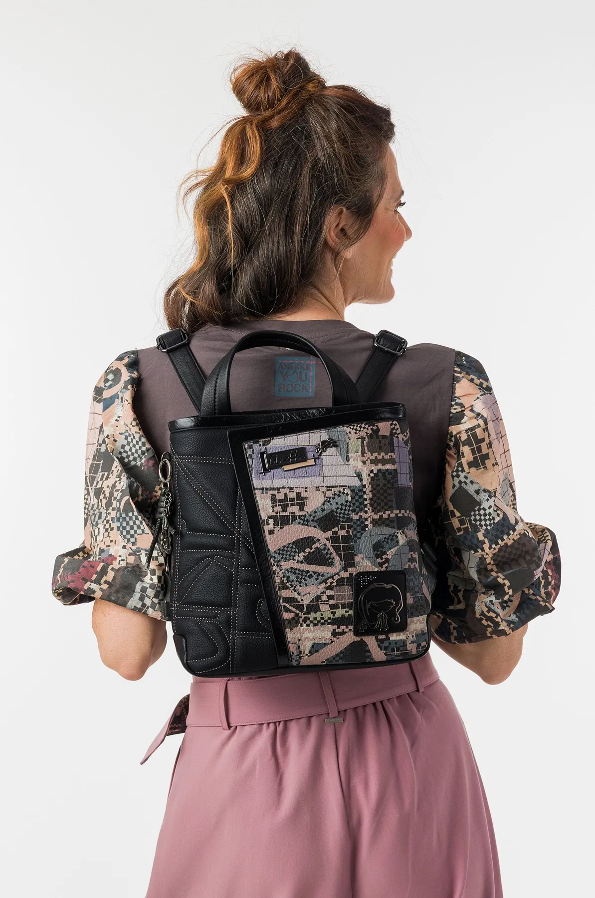 Mochila Anekke Iron cuadrada