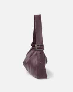 VIV1L_02_38 Bolso de hombro piel púrpura Vivian BIBA