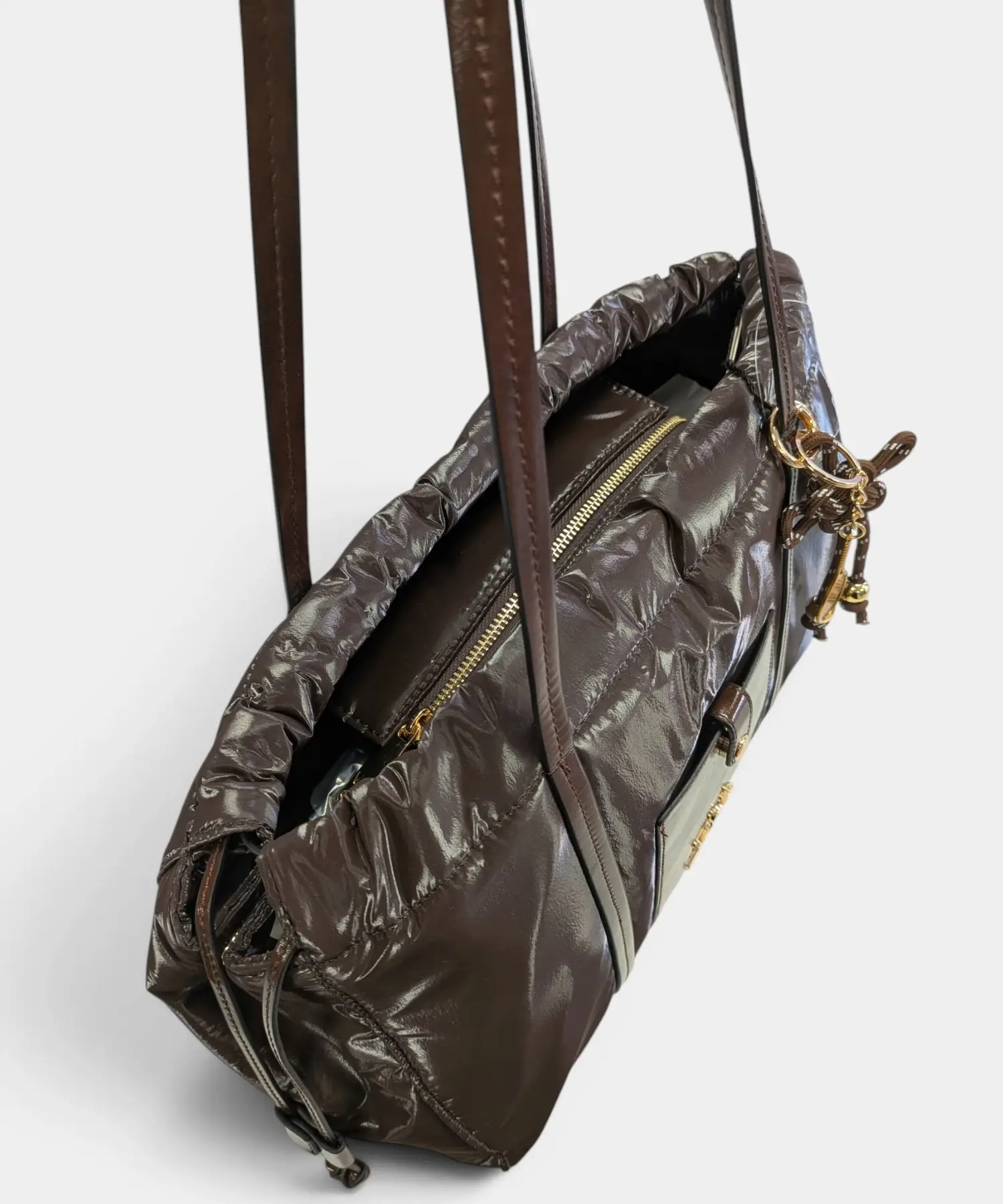 Bolso de hombro metalizado Cedro Victorio & Lucchino - Imagen 12