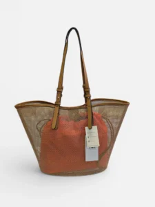 bolsos-victorio-lucchino-cairo-vl654-camel-trasera Shopper con rejilla Victorio & Lucchino Cairo