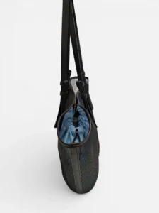 bolsos-victorio-lucchino-cairo-vl654-negro-perfil Shopper con rejilla Victorio & Lucchino Cairo