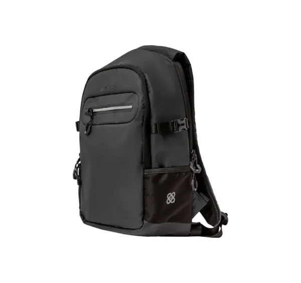 mochila adventure eco negro inclinada