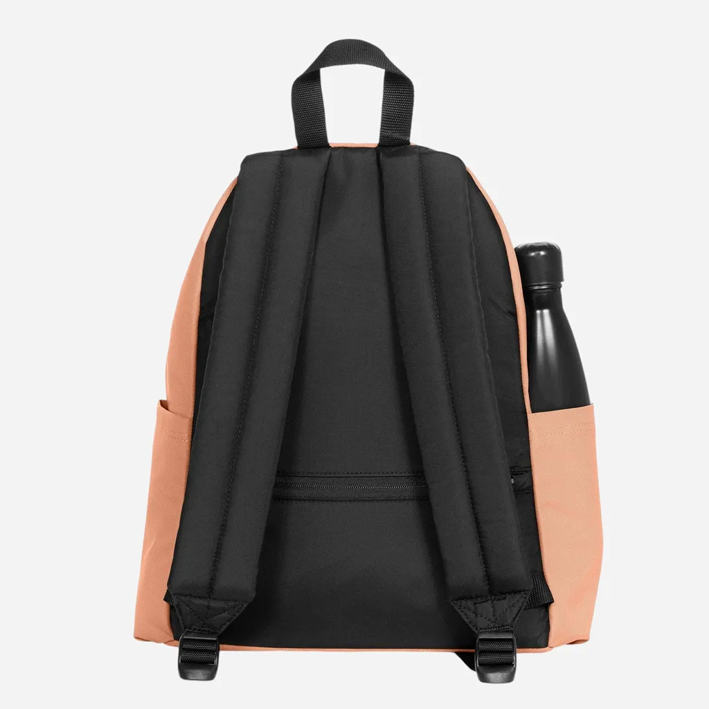 mochila-eastpak-day-pak-r-silk-peach-trasera-gaudir Mochila Eastpak Day Pak’r Silk Peach – 14” – 24 L