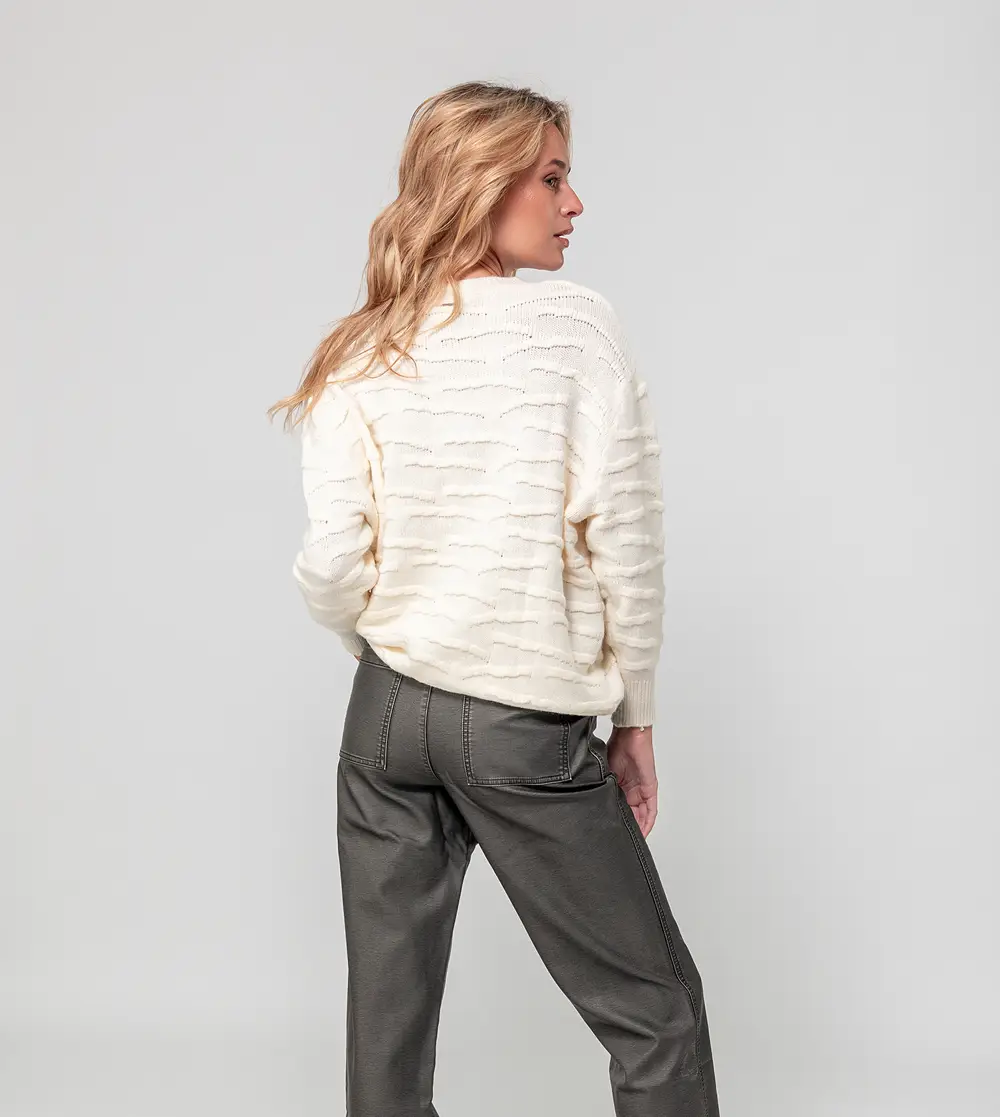 probados 39272-104_2 Modelo rubia con jersey beige de Anekke 39272-104 vista trasera