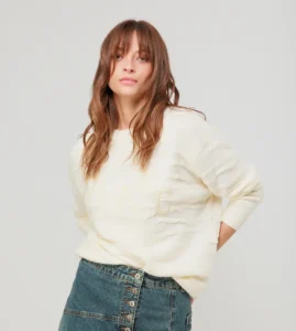 Modelo con jersey beige de Anekke 39272-104 vista perfil