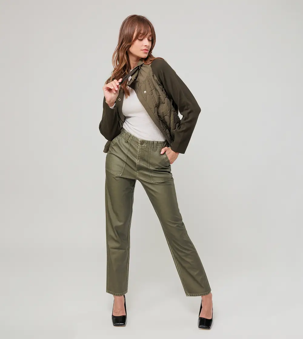 Modelo con chaqueta verde de Anekke 39283-103 vista completa