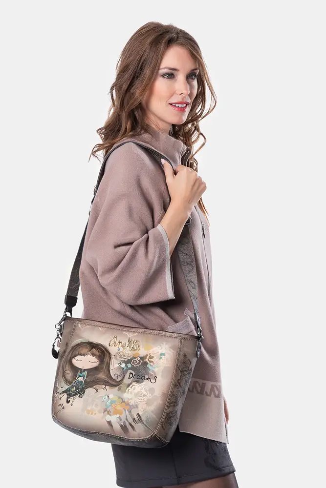 Modelo con 41703-517 vista frontal