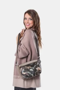 Modelo con 41703-522 vista trasera