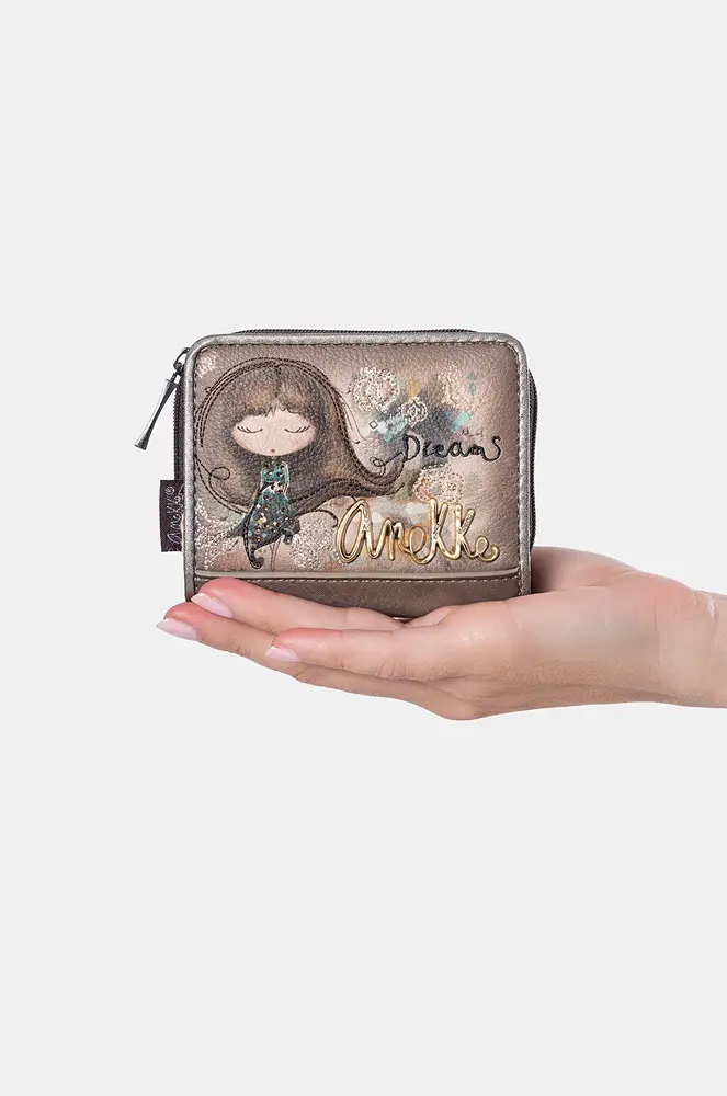 Modelo con billetero 41709-903 vista frontal