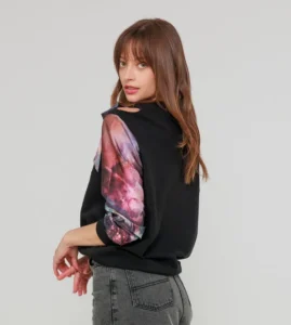 Sudadera negra mangas estampadas S/M