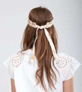 Visera beige estampada