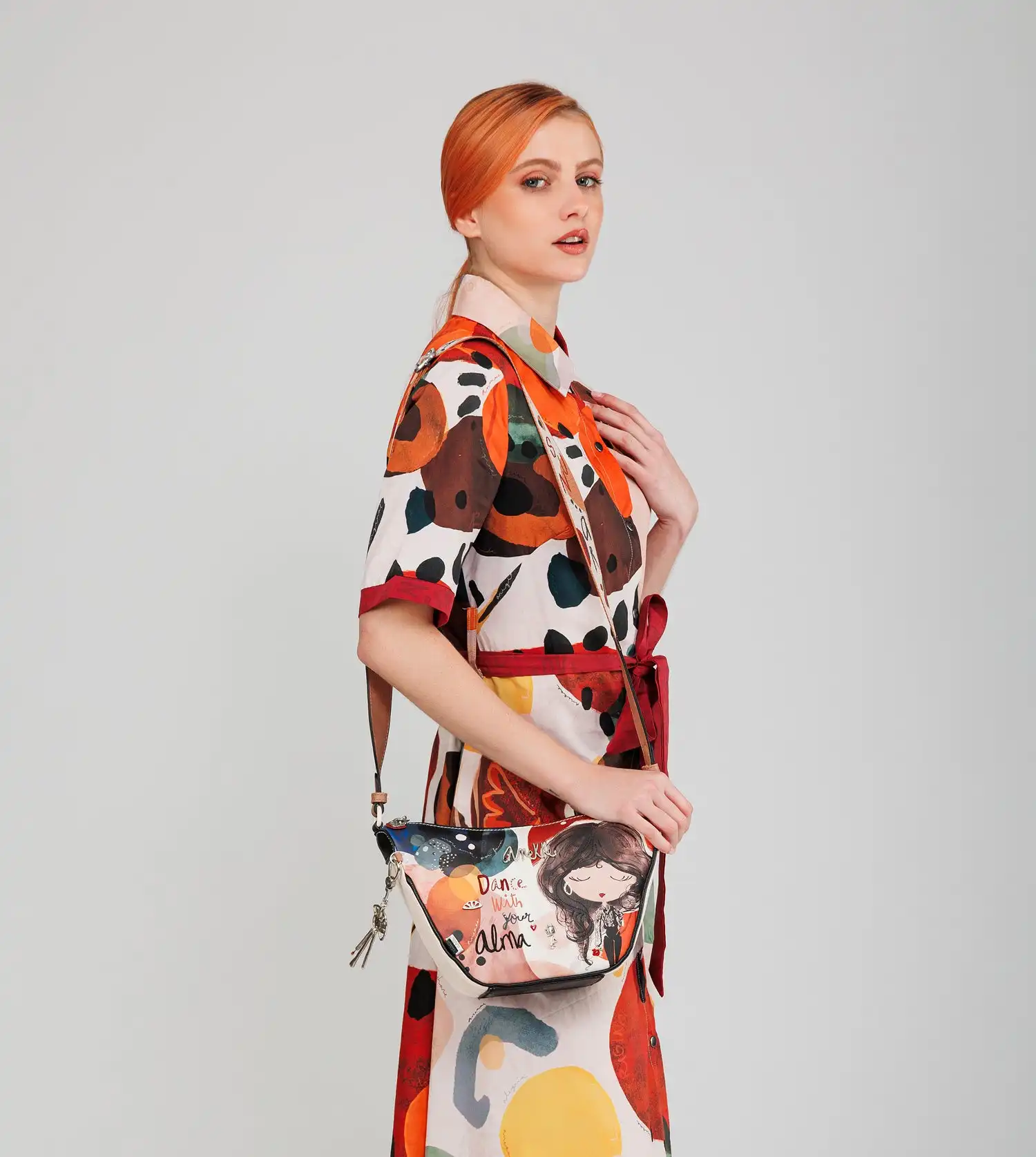 Bandolera tamaño mediano ovalada Alma