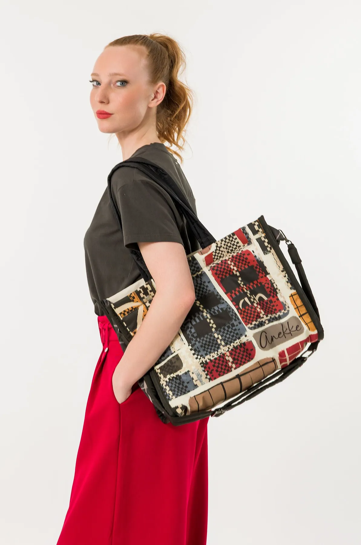 Bolso tote de viaje Anekke Iron con bandolera