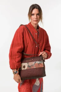 Bolso baguette Anekke Blossom burdeos con bandolera